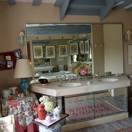 Manoir De Favry Bed and Breakfast *